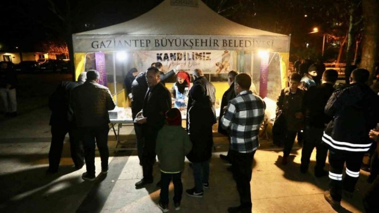 Gaziantep Büyükşehir Belediyesi  Regaip Kandilinde 10 bin kişilik tatlı ikramı yaptı