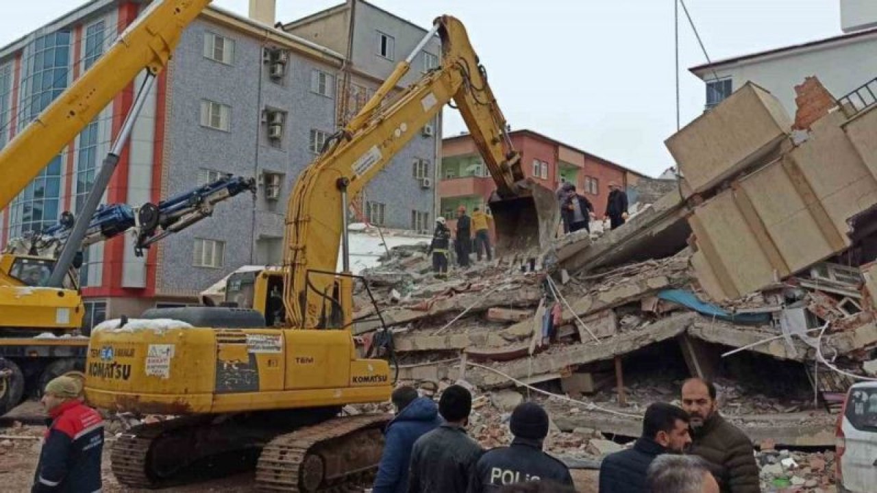 Kahramanmaraş’ta en az 300 bina yıkıldı... Video Haber