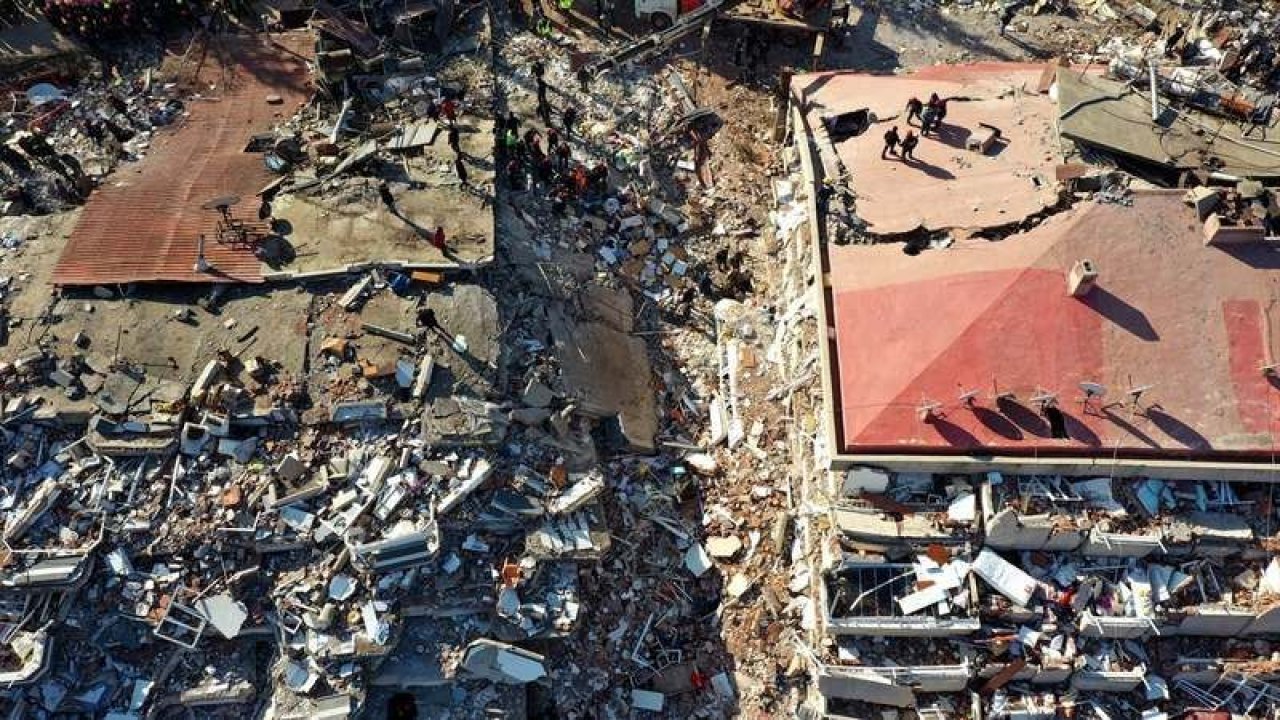 Deprem bölgesinden ayrılmak isteyenler için tahliye noktaları belli oldu! AFAD, her il için tek tek açıkladı! İşte liste