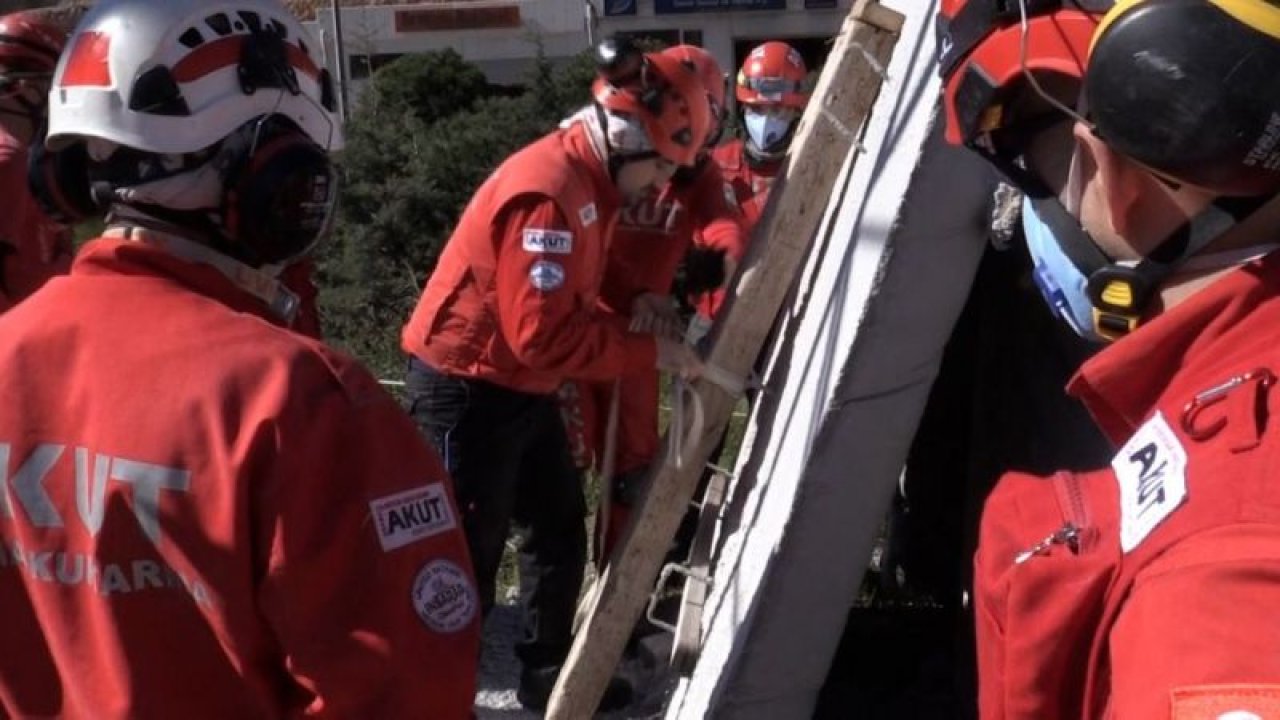 Deprem Sırasında Bu Uygulamalarla Hayatta Kalmak Daha Kolay! Telefonunuza Mutlaka İndirmeniz Gereken Uygulamalar!