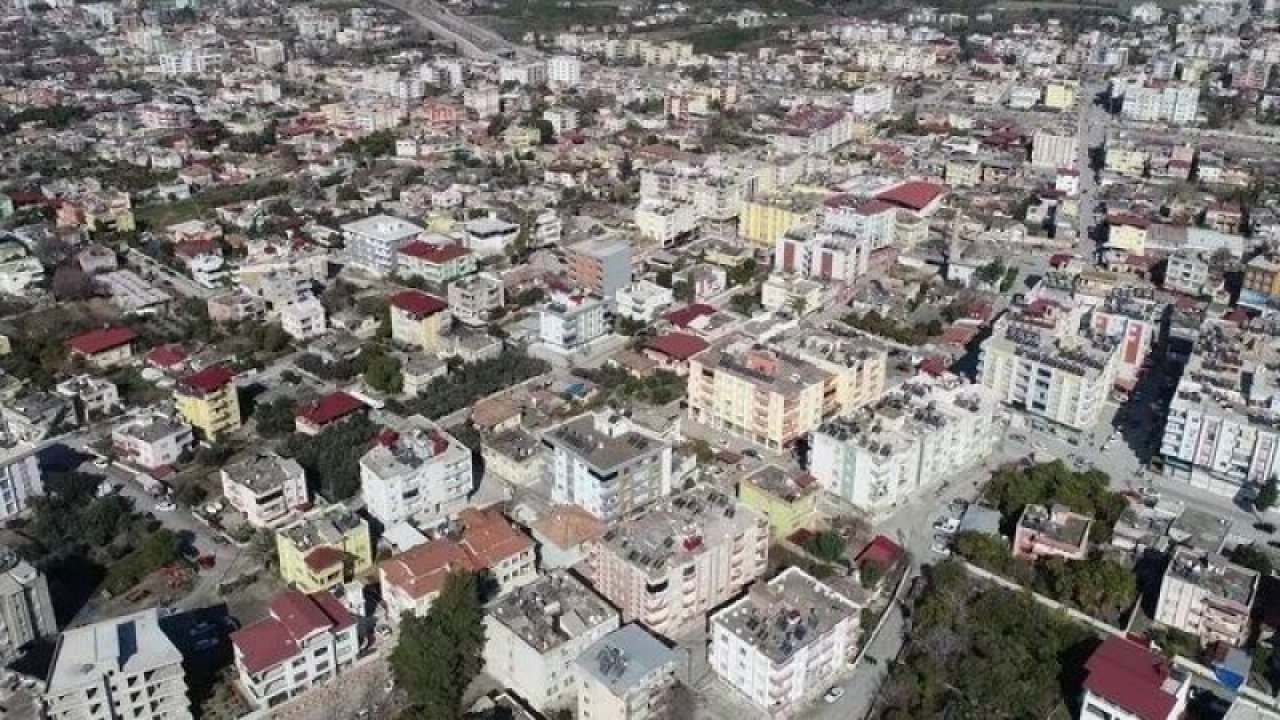 Hatay Yerle Bir Oldu, O İlçede Tek Bir Kişinin Burnu Dahi Kanamadı! Belediye Başkanının O Açıklaması, Ayakta Alkışlandı!