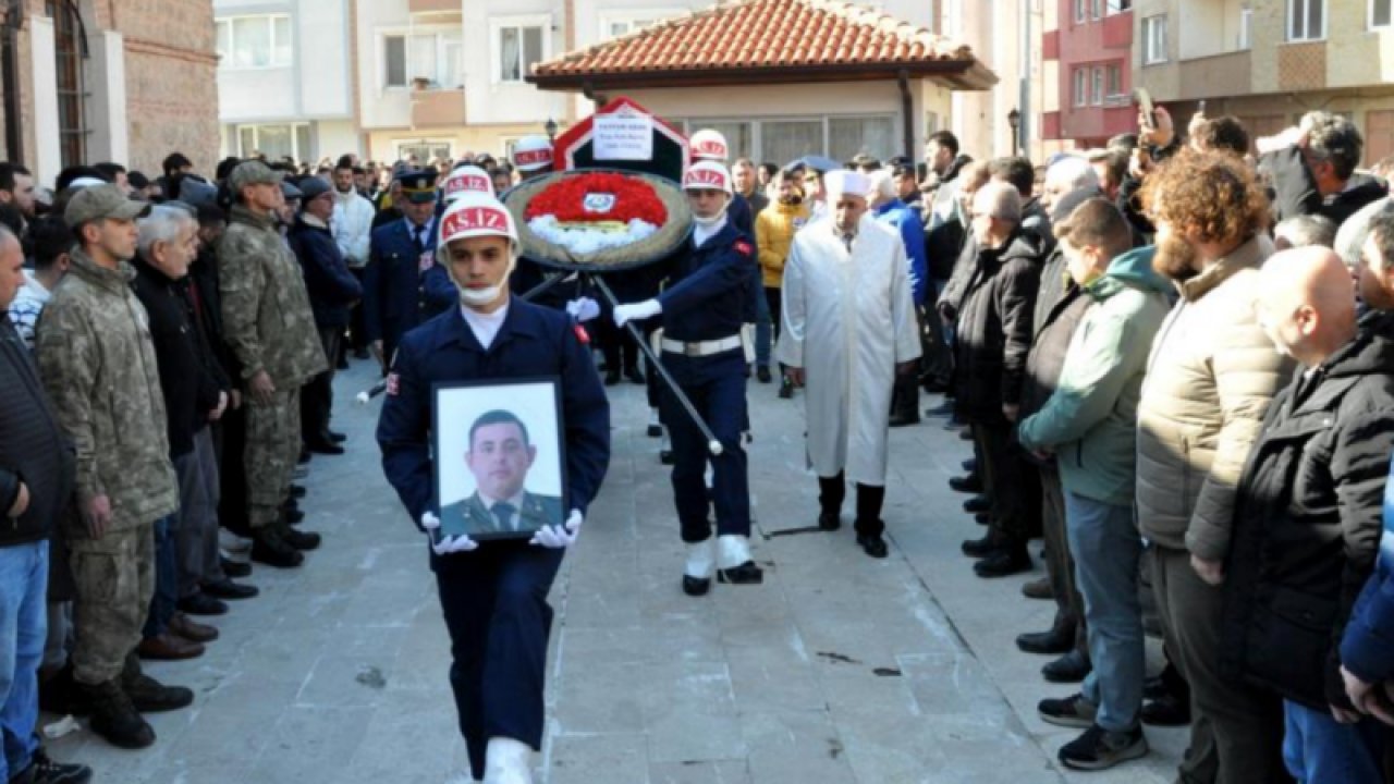 Gaziantep'e Askerlik Görevini Yapmak İçin Gelmişti DEPREMDE ŞEHİT OLDU! Deprem şehidine son görev