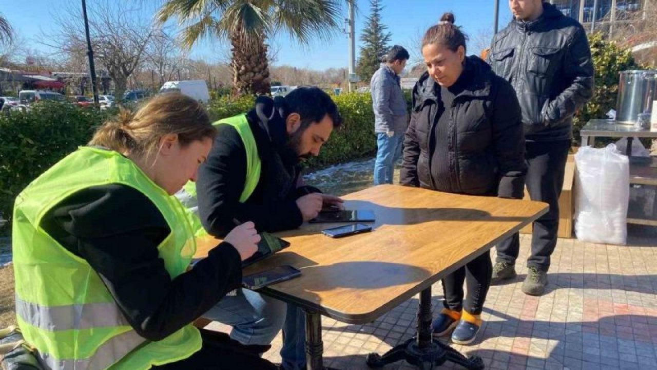 Gaziantep Büyükşehir, e- devlet hasar tespit sonuçları için bilgilendirme masaları kurdu