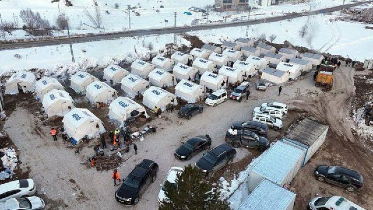 Deprem Bölgesinde Hijyen Sorunu Giderek Büyüyor! Uzmanlar Hijyen İçin Alınacak Tedbirleri Açıkladı!