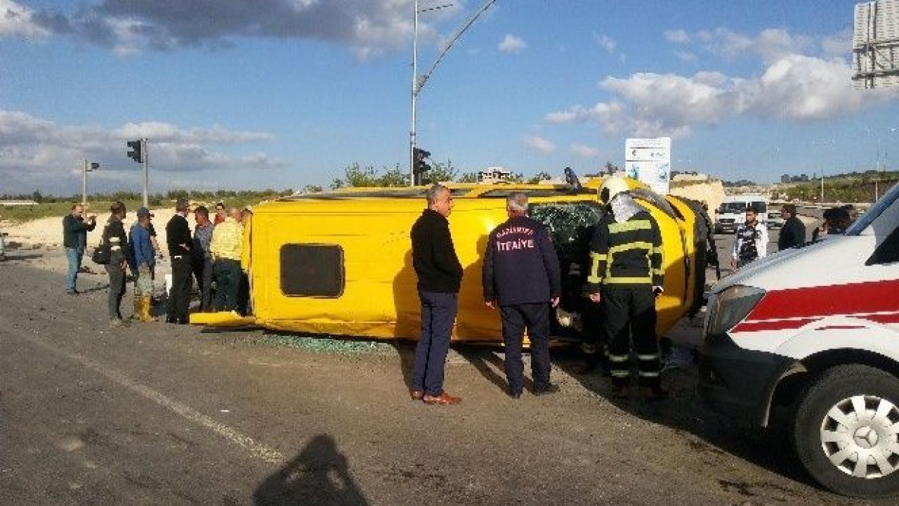 İşçi servisi ile otomobil çarpıştı:14 yaralı