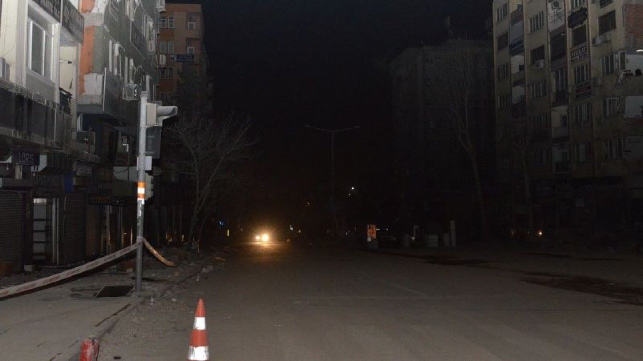 DEPREM  MARAŞIMIZI NE HALE GETİRMİŞ? Depremin yıktığı Kahramanmaraş’ta cadde ve sokaklar sessizliğe büründü