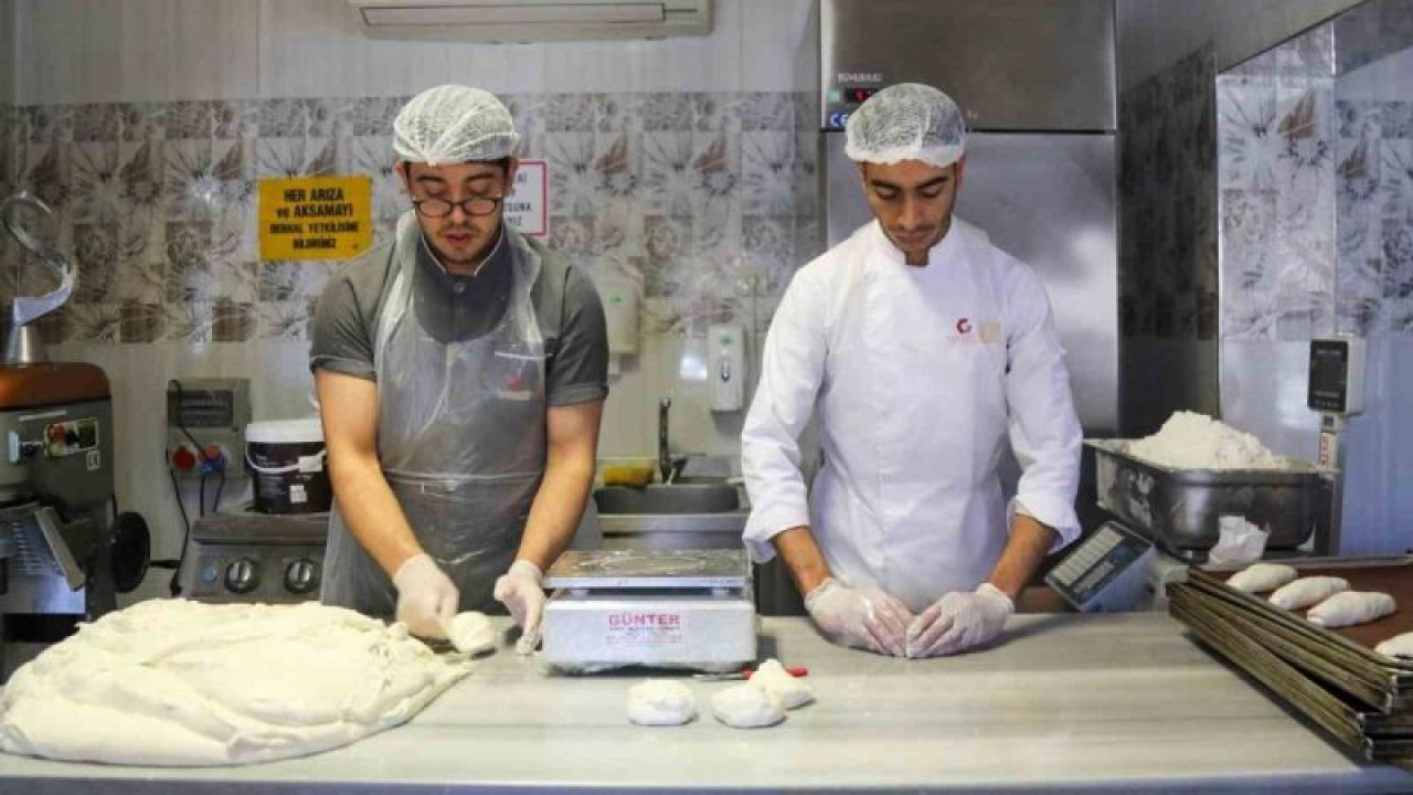 Glutensiz bir başka kafe, depremzede çölyak hastalarına yaklaşık 12 bin ekmek dağıttı