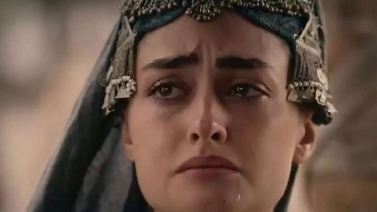 Esra Bilgiç Yeni Bir Filmle Dönüyor! Filmdeki Partneri İse Herkesi Şaşırttı: Bu Film İzlenir…