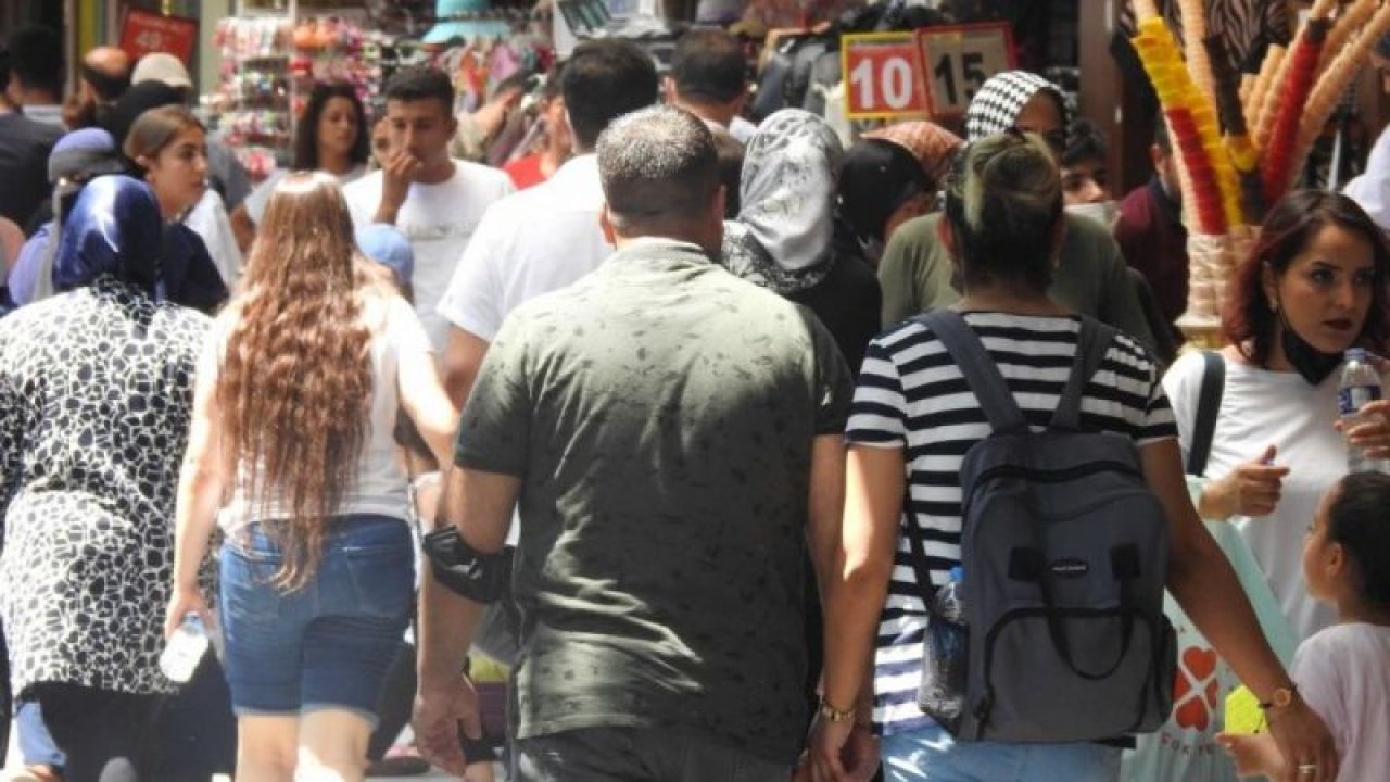 Gaziantep'te Depremden sonra esnaf kepenk açmaya başladı