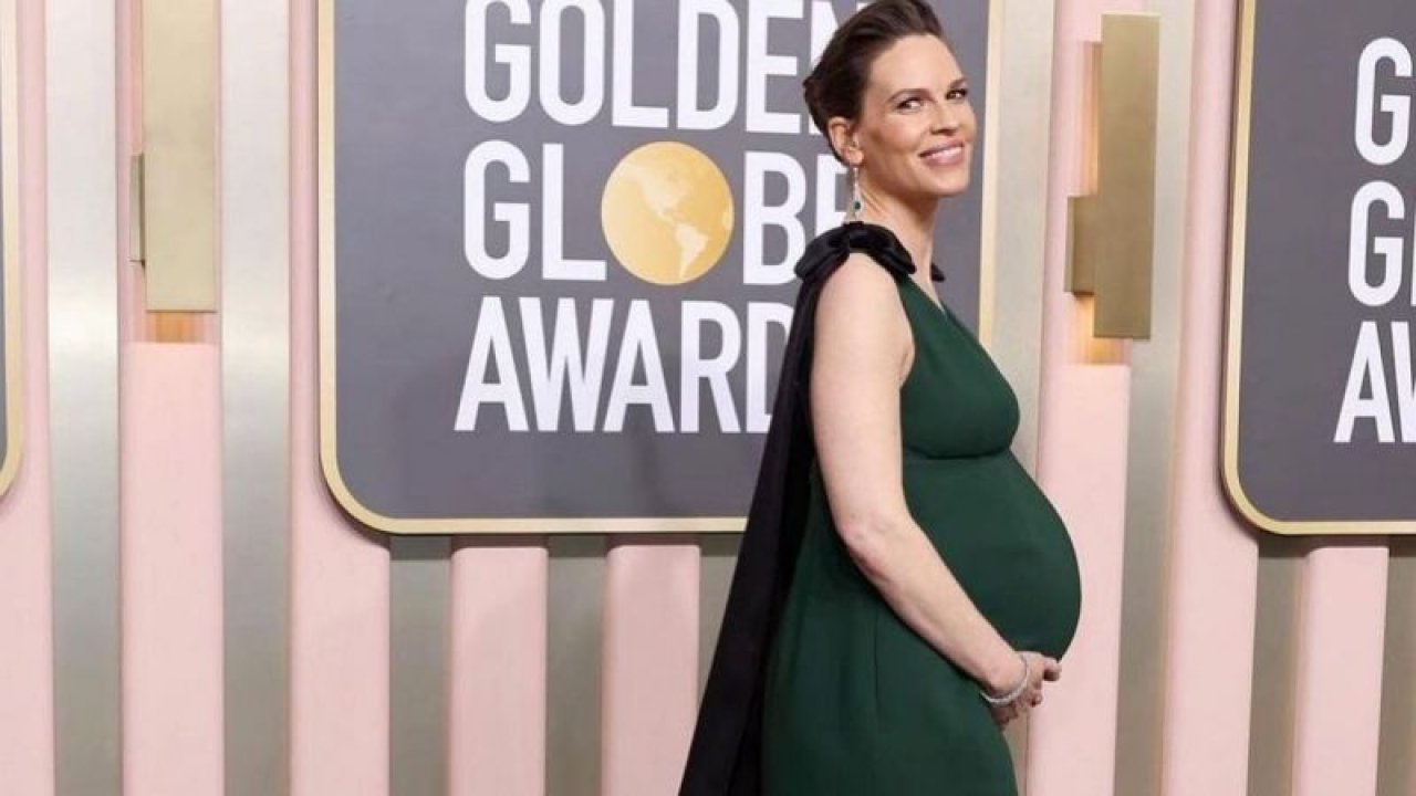 48 Yaşında Çift Oscarlı Yıldız Hilary Swank Paylaşımıyla Şaşırttı: Ultrason Fotoğrafında Dikkat Çeken Detay Neydi?