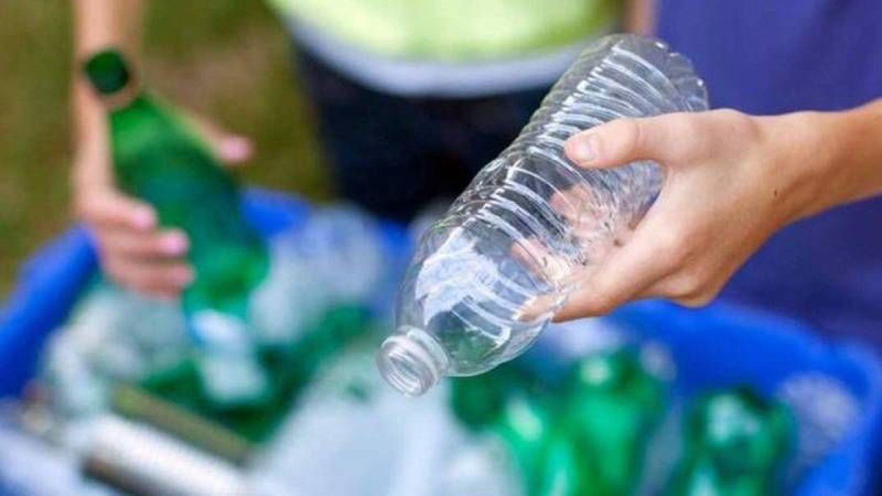 Plastik Şişe İle Kaplar İçin Yeni Dönem! Depozitolu Olacak Ambalajları Makineye Atanlar Para Alacak!