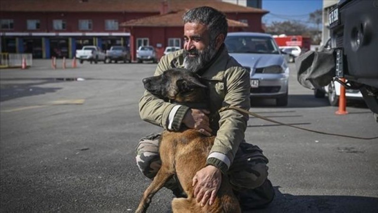 Depremzededen Duygulandıran Hareket: Kendisini Depremden Kurtaran K-9 Köpeğini Ölene Kadar Vücudunda Taşıyacak!