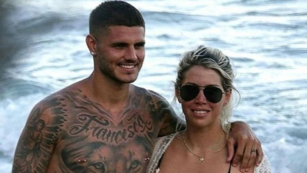 Mauro Icardi ve Wanda Nara'nın İlişkisi Galatasaray Taraftarını Sinirlendirdi! Taraftar Ayrılık Kampanyası Başlattı…