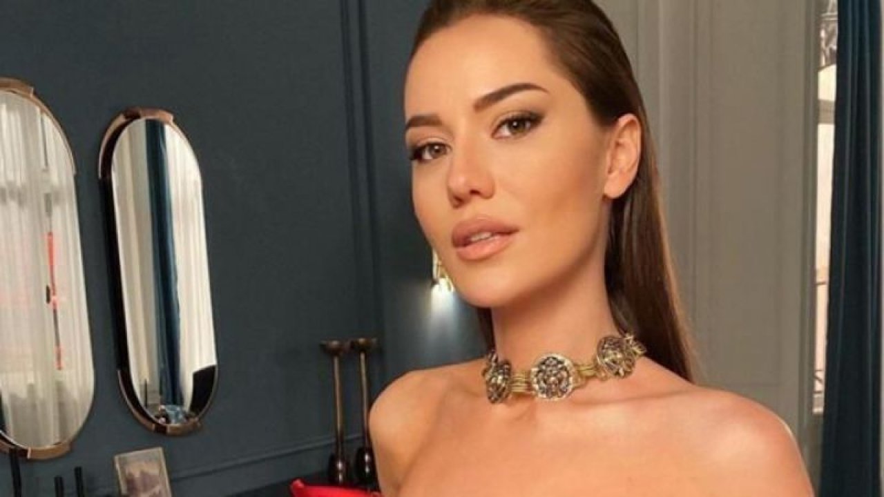 Burak Özçivit ve Fahriye Evcen'in Bu Pozu Sosyal Medyayı Salladı! Herkes Maşallah Dedi