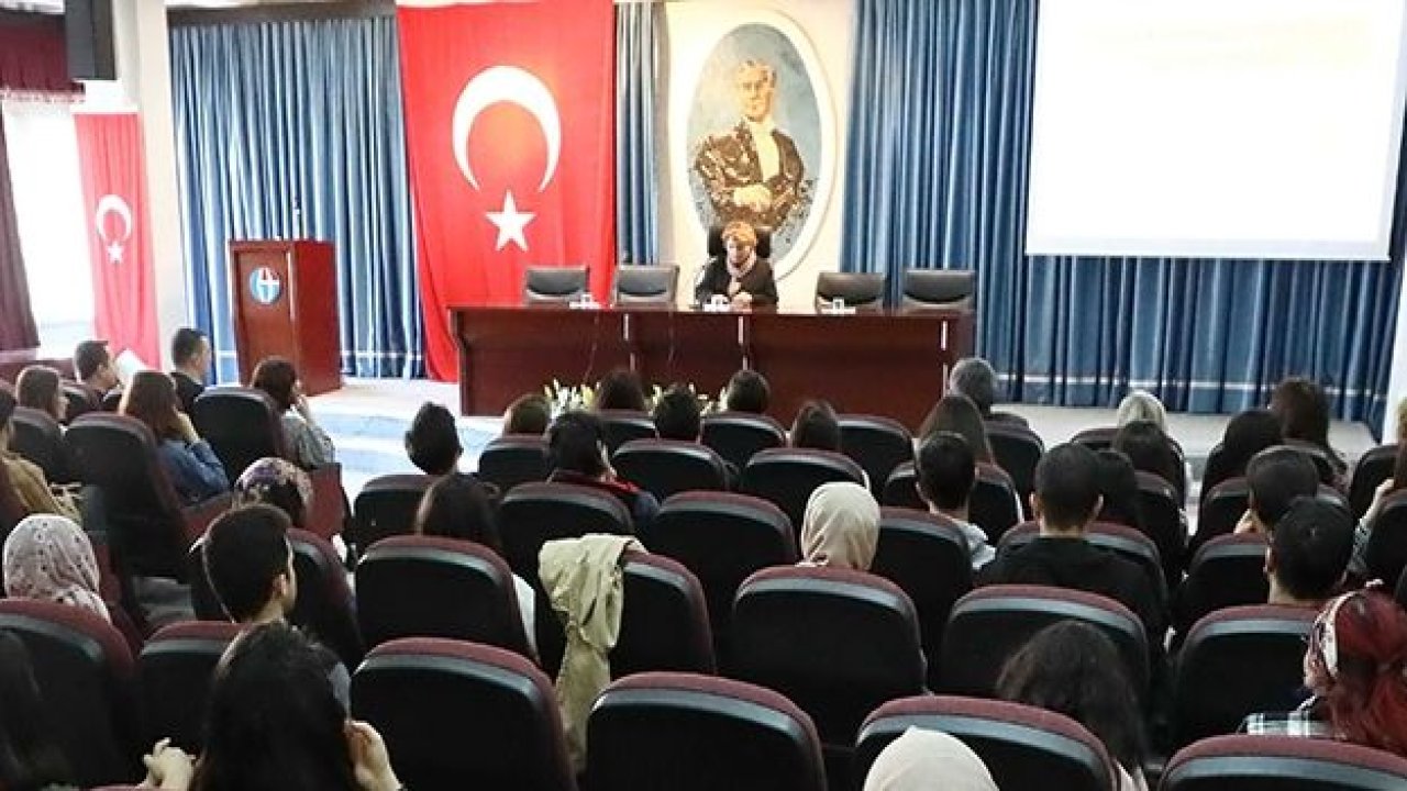 Prof. Dr. Yağcıoğlu GAÜN’lü öğrencilerle bir araya geldi