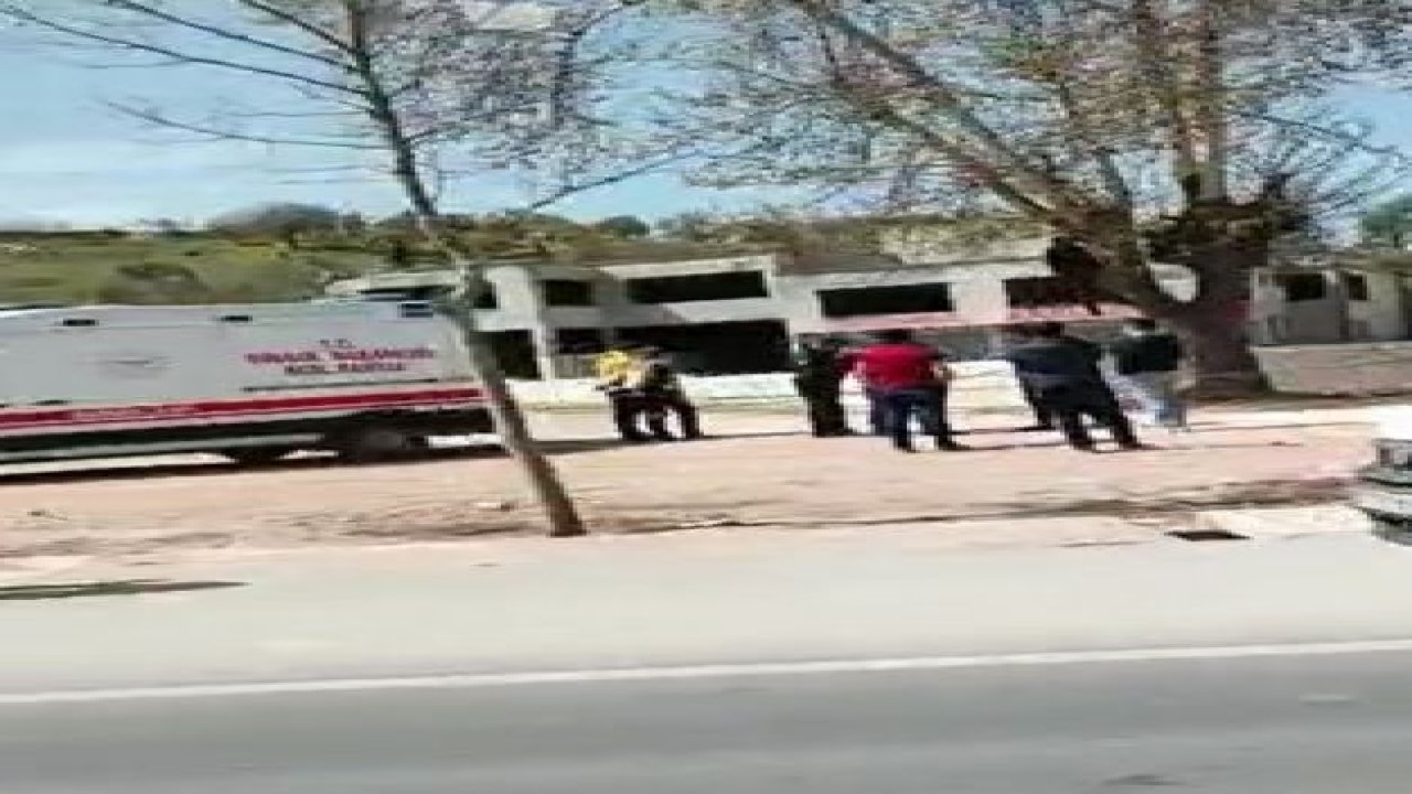 GAZİANTEP'İN EN İŞLEK CADDESİ'NDE İNTİHAR! Yoldan geçenler 23 yaşındaki Erdem'i AĞACA  ASILI GÖRDÜLER!