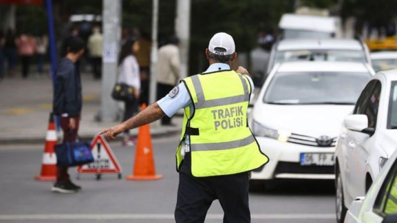 Rüyada Polis Arabası Görmek Ne Anlama Gelir, Neye İşarettir? Anlamı, Yorumu