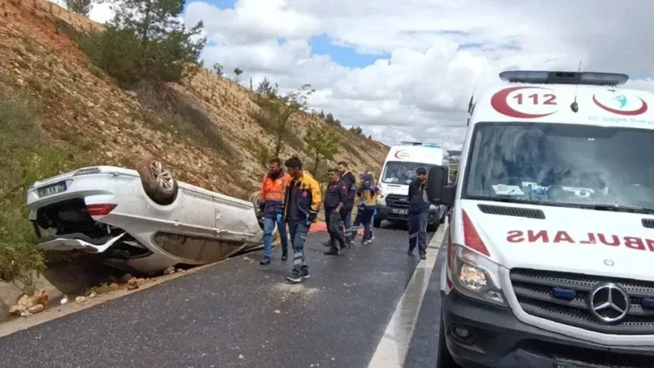 Gaziantep’te Kontrolü Kaybolan Araç Takla Attı! 1 Ölü, 1 Yaralı Gaziantep çevre yolunda seyir halindeyken kontrolü kaybolan araç takla attı kazada bir kişi ölürken bir kişi de yaralandı.