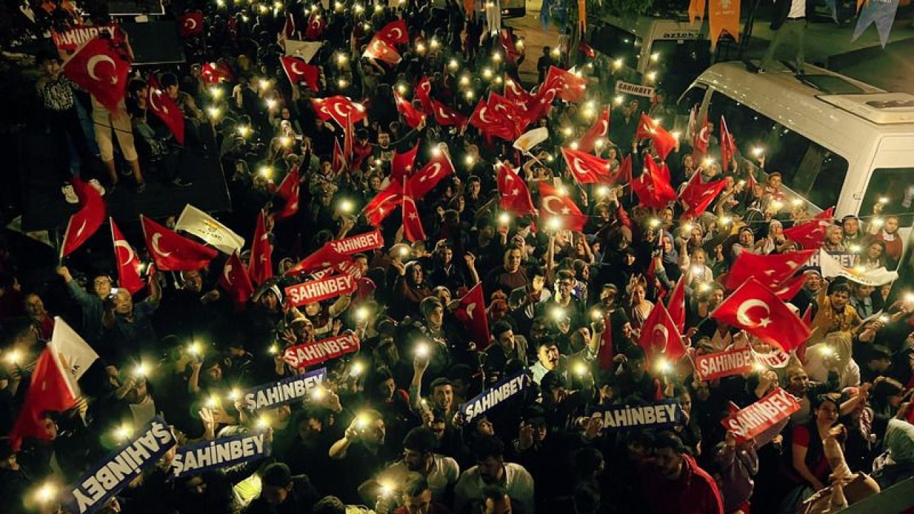 AK Parti’nin mahalle mitingleri 8’e koşturuyor