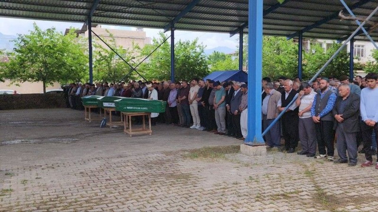 Şanlıurfa-Gaziantep karayolundaki feci kazada hayatını kaybeden 6 depremzede toprağa verildi