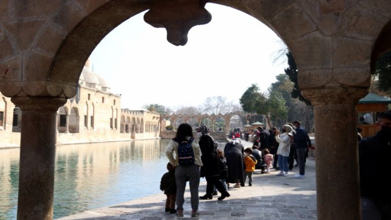 Gaziantep, Şanlıurfa, Malatya ve Kilis'te kontrollü normalleşme sürecinde sokaklarda hareketlilik yaşandı