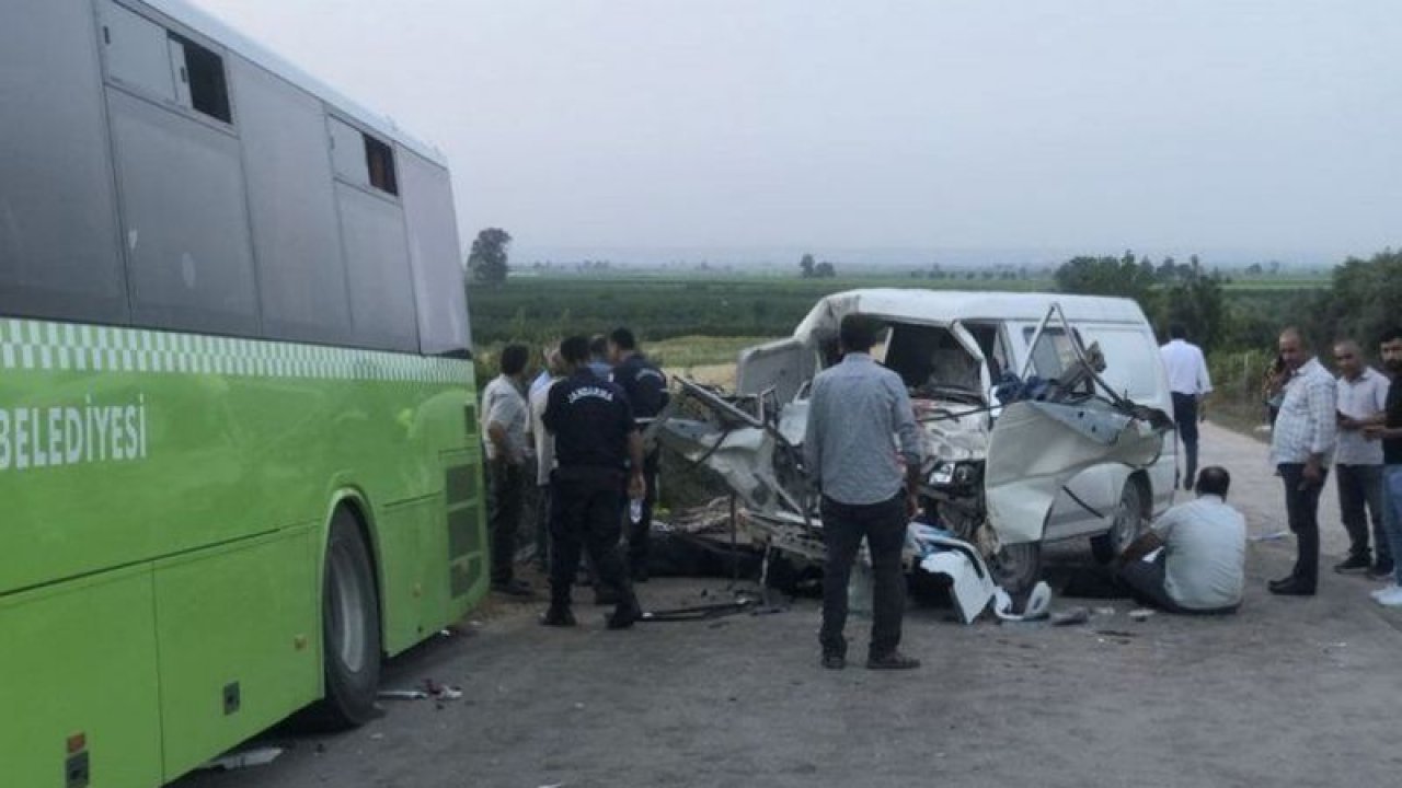 Adana’da minibüsle belediye otobüsü çarpıştı! Kazada 3 kişi vefat ederken 10 kişi de yaralandı!