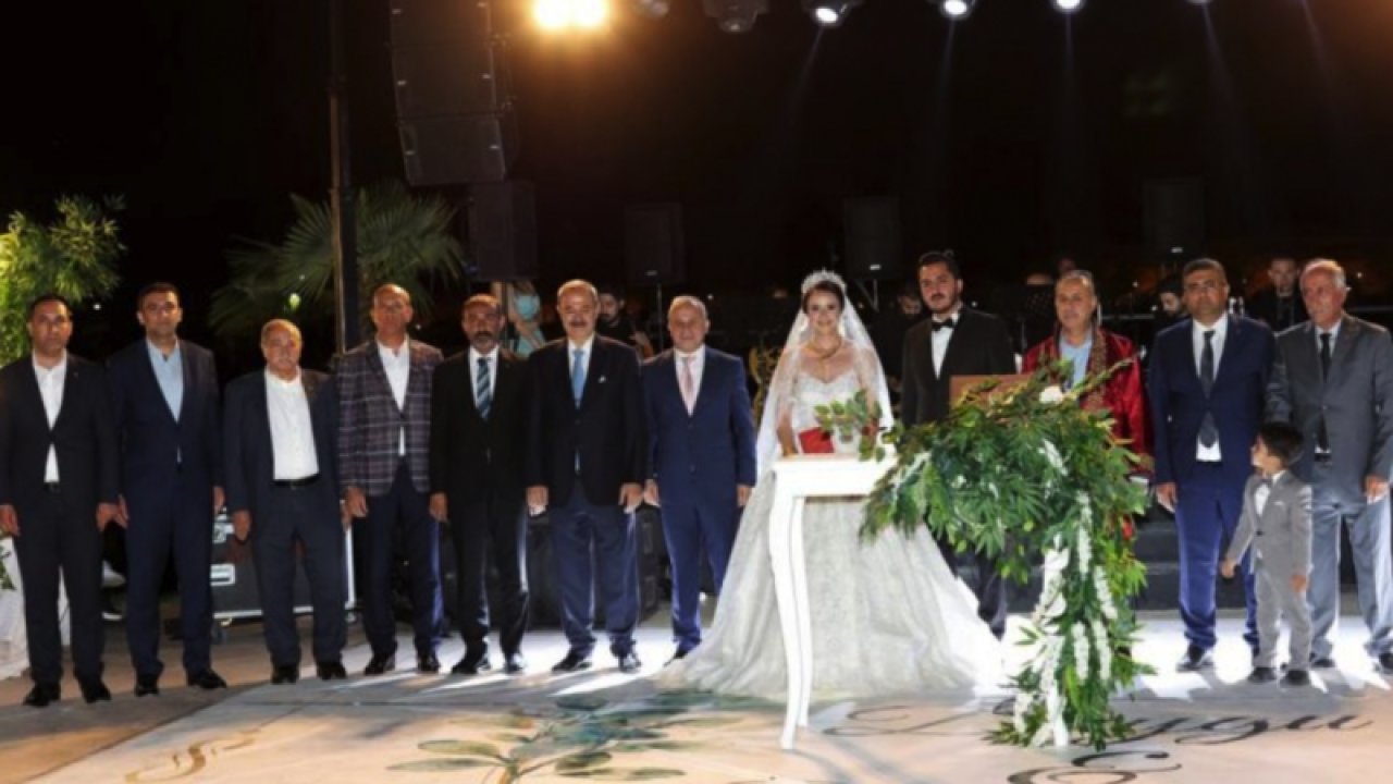 Gaziantep'te Bol Şahitli Muhteşem Nikah... Mustafa Erzin'in oğlu Oğuzhan Erzin, hayatını Duygu Boynukısa ile birleştirdi.