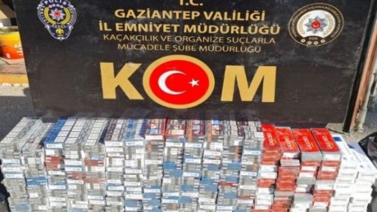 Aracın kaputuna gizlenmiş 2 bin 700 paket kaçak sigara yakalandı