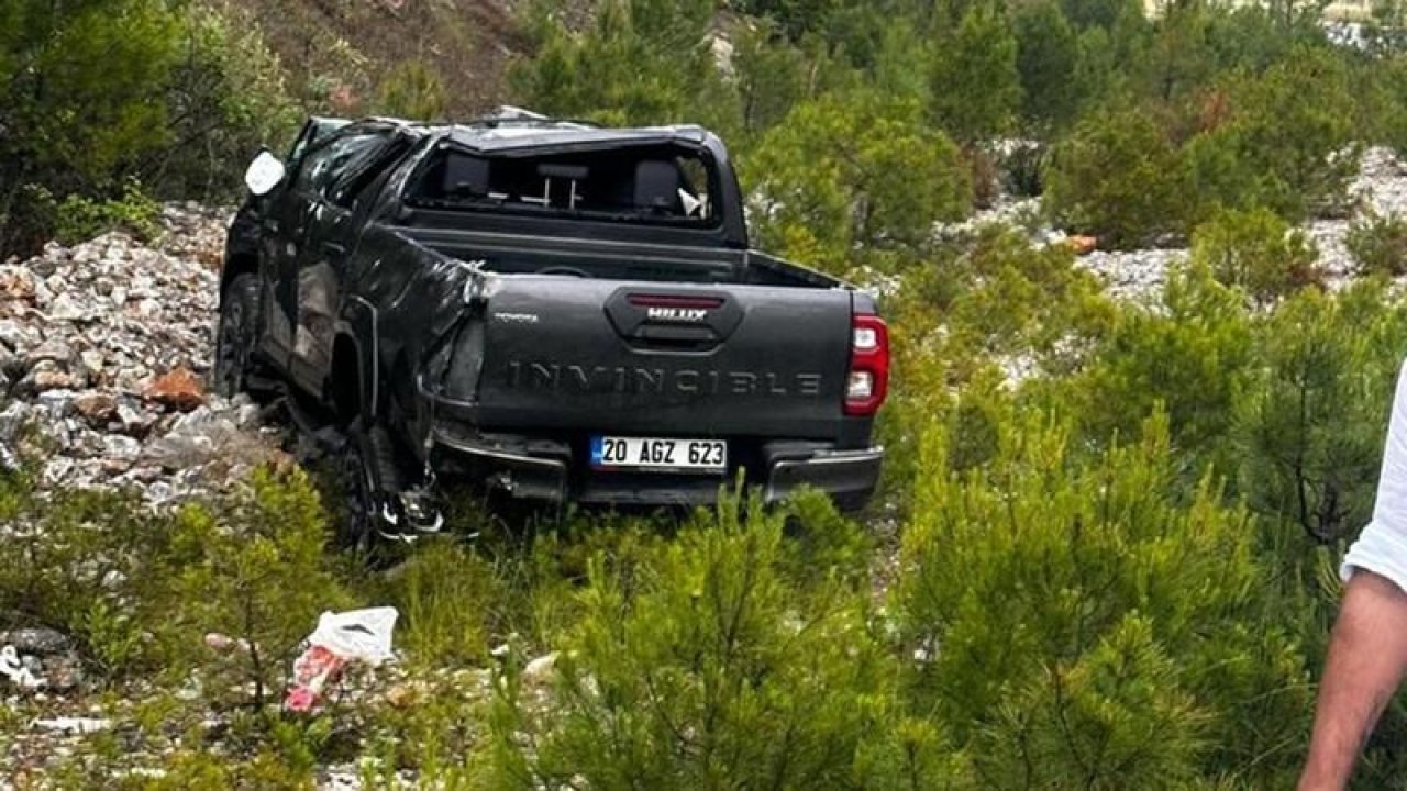 Eski Ekonomi Bakanı Nihat Zeybekci’nin kaza geçirdiği öğrenildi! Bakan ve arkadaşı hastaneye kaldırıldı!