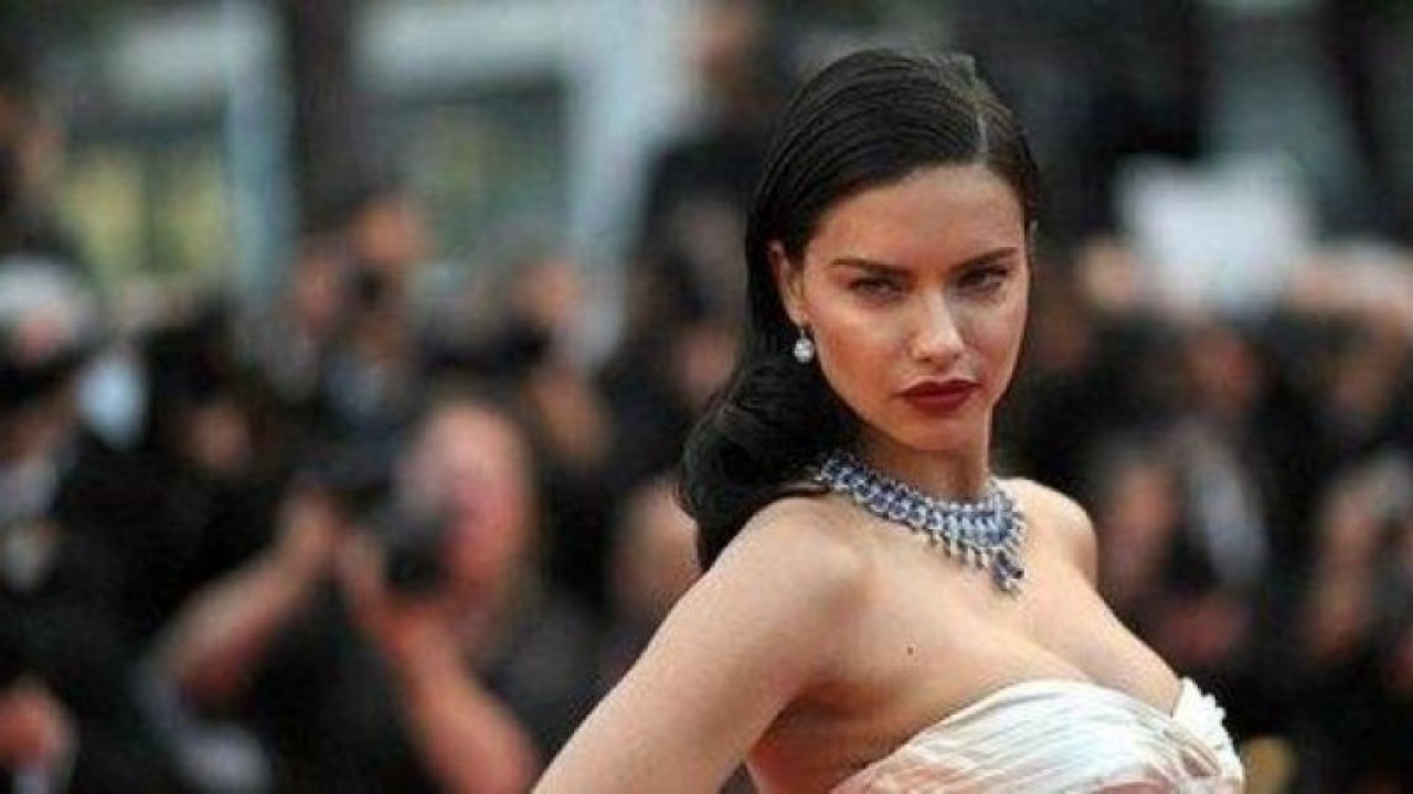 Adriana Lima güzelliğinin sırrını açıkladı! İşte o mucizevi doğal ürün!