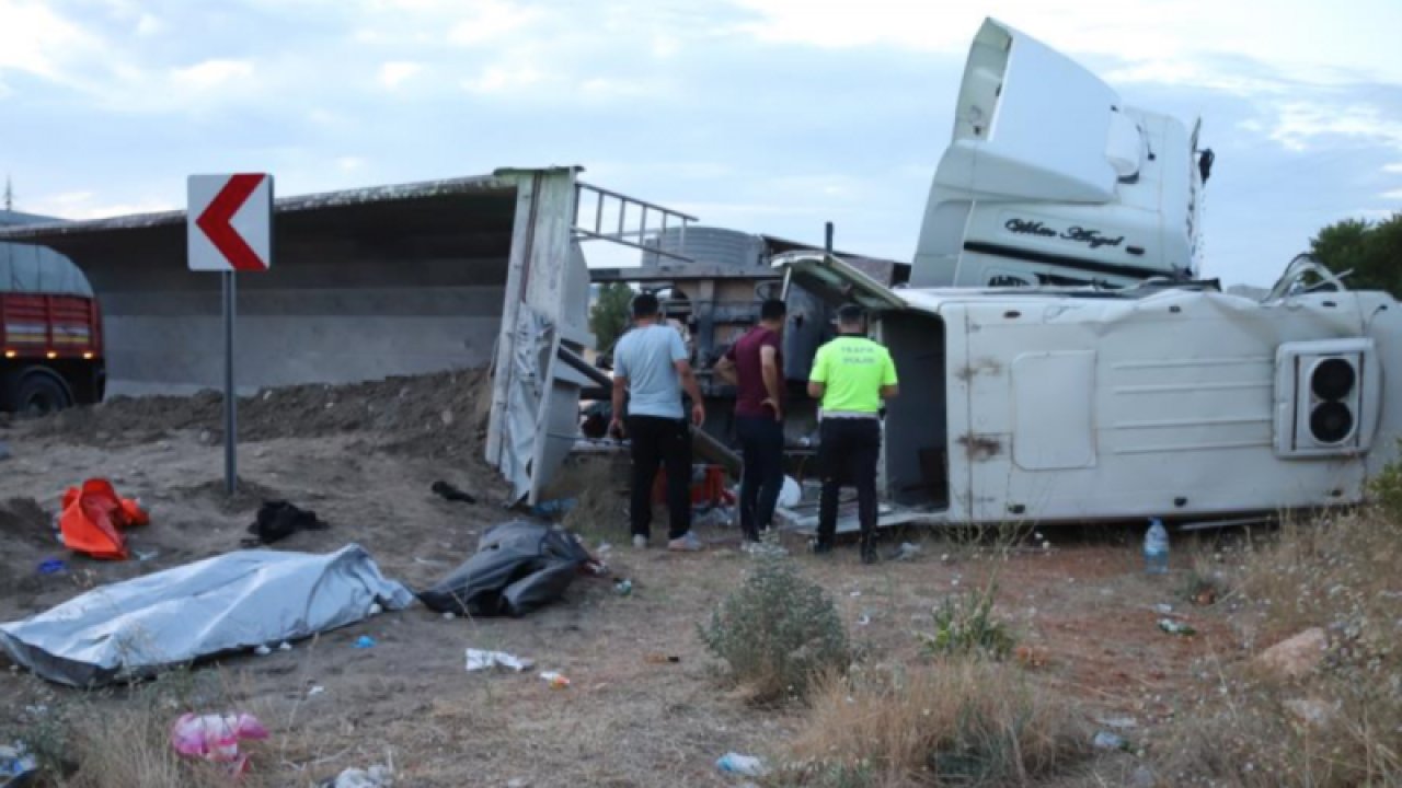 Gaziantep-Kahramanmaraş eski yolunda meydana gelen kazada ölen 3 kişinin cenazesi ailelerine teslim edildi