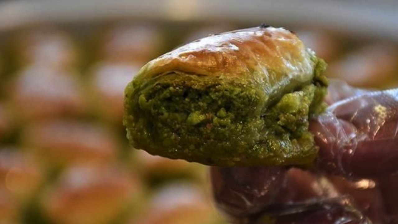 Antep Baklavası Artık dilimle… Bir Dilim Baklava 21 Lira