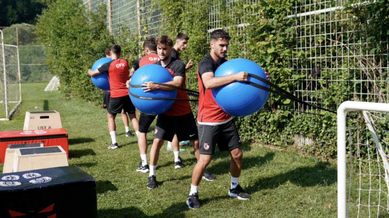 Gaziantep FK hazırlıklarına ara vermeden devam ediyor