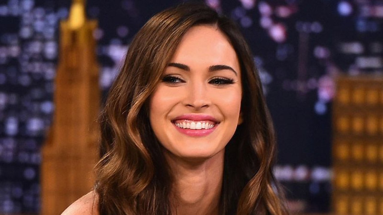 Megan Fox efsanesi geri döndü! Ormanda verdiği pozlar hayranlarını çıldırttı! Minicik bikinisiyle ortalığı alev alev yaktı…