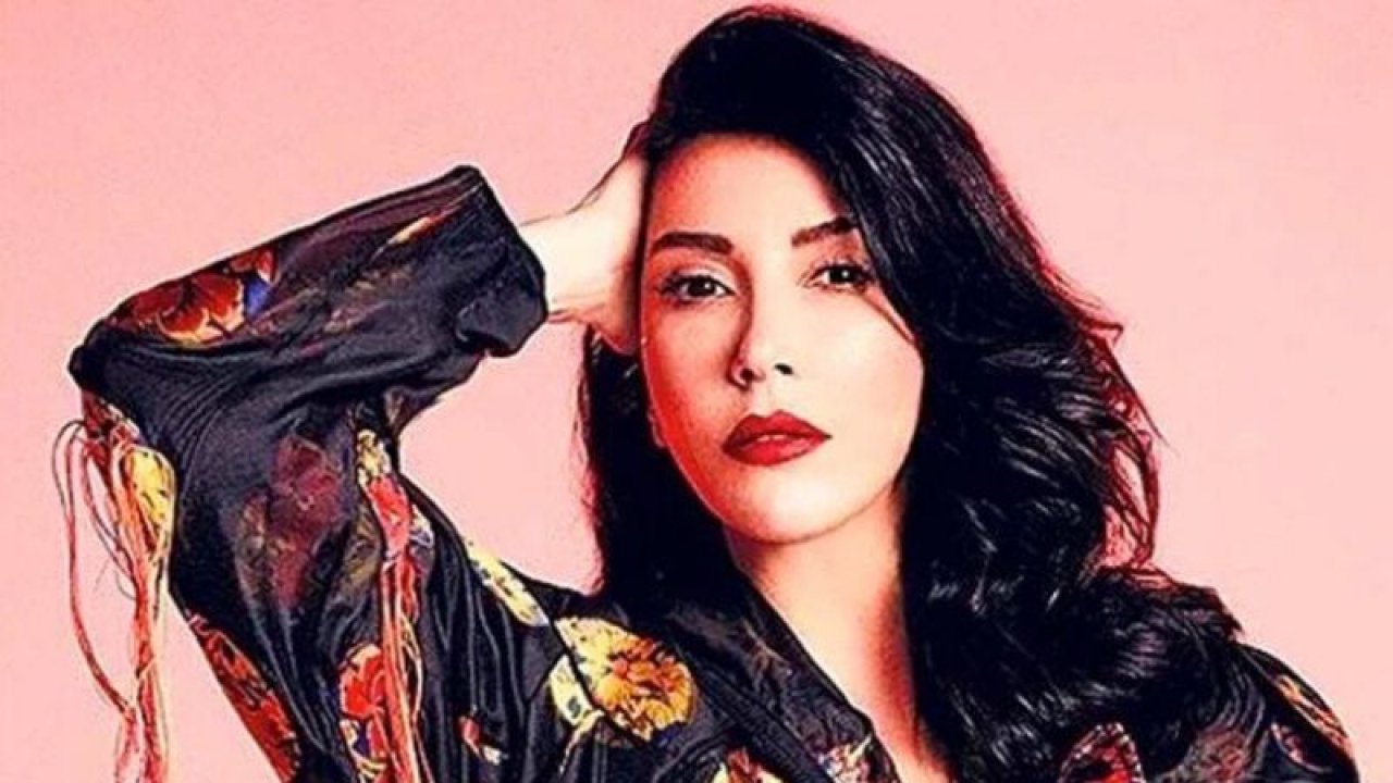 Hande Yener’in Kıbrıstaki küçük cenneti! Son albümünü yayınladı, ülkeyi terk etti!