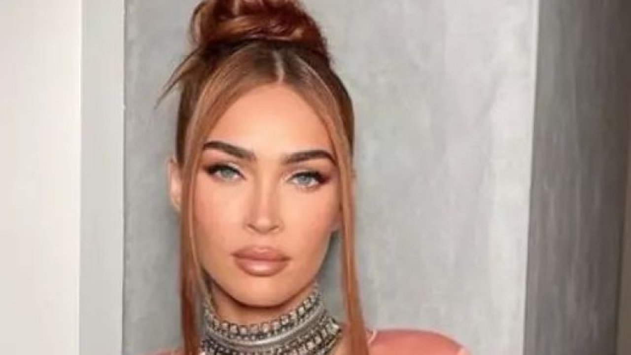 Sütyensiz pozlarıyla ortalığı karıştıran Megan Fox yine sınırları zorladı! Sahil kenarında çektirdiği fotoğraflar hayranlarını büyüledi! Böyle bir güzellik…