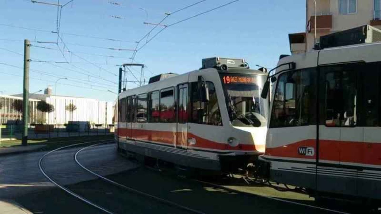 Gaziantep’te ulaşıma zam: Otobüs, tramvay, banliyö, özel halk otobüsü ve tek binişlik kartlar zamlandı! İşte zamlı tarife