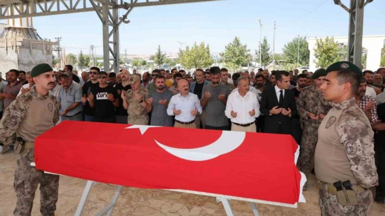 Gaziantep'te kalp krizi geçirerek hayatını kaybeden polis memuru Adıyaman’da toprağa verildi