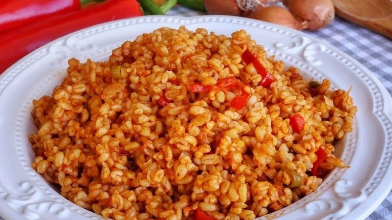 Bulgur pilavını pişirirken yapılan hata! Pilavdaki lezzetin yok olmasına neden oluyor