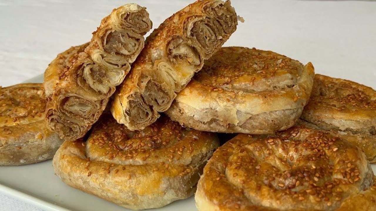 Tadanların el açması sanacağı cevizli börek! Sırrı 21 yıllık börekçiden